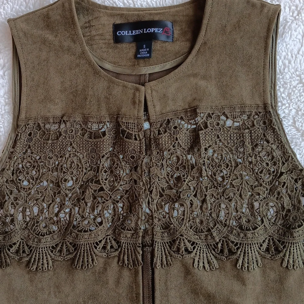 Colleen Lopez olive faux suede boho lace sleeveless duster - Picture 7 of 8